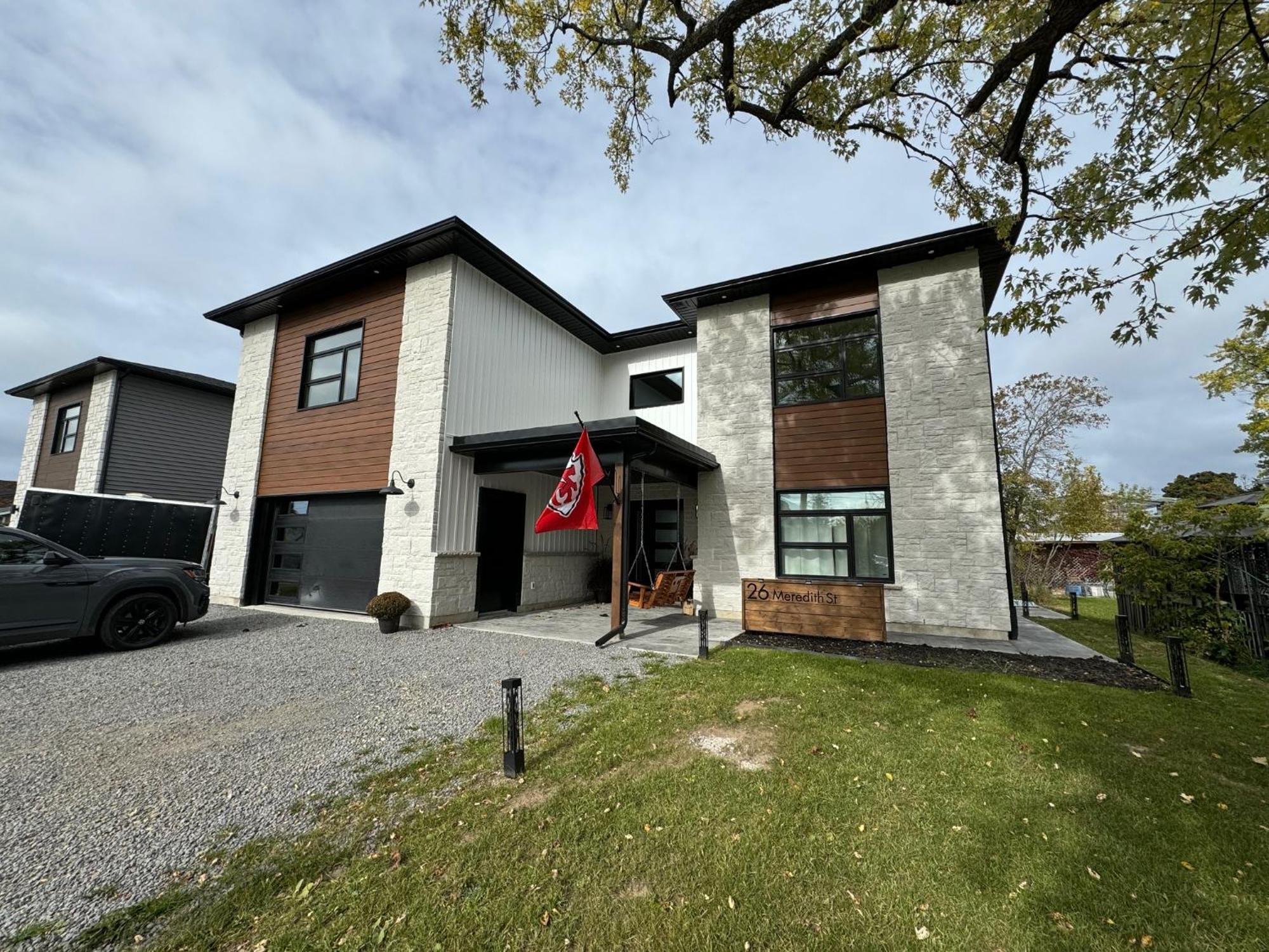 Chic Suite By Westlynn Little Current Экстерьер фото